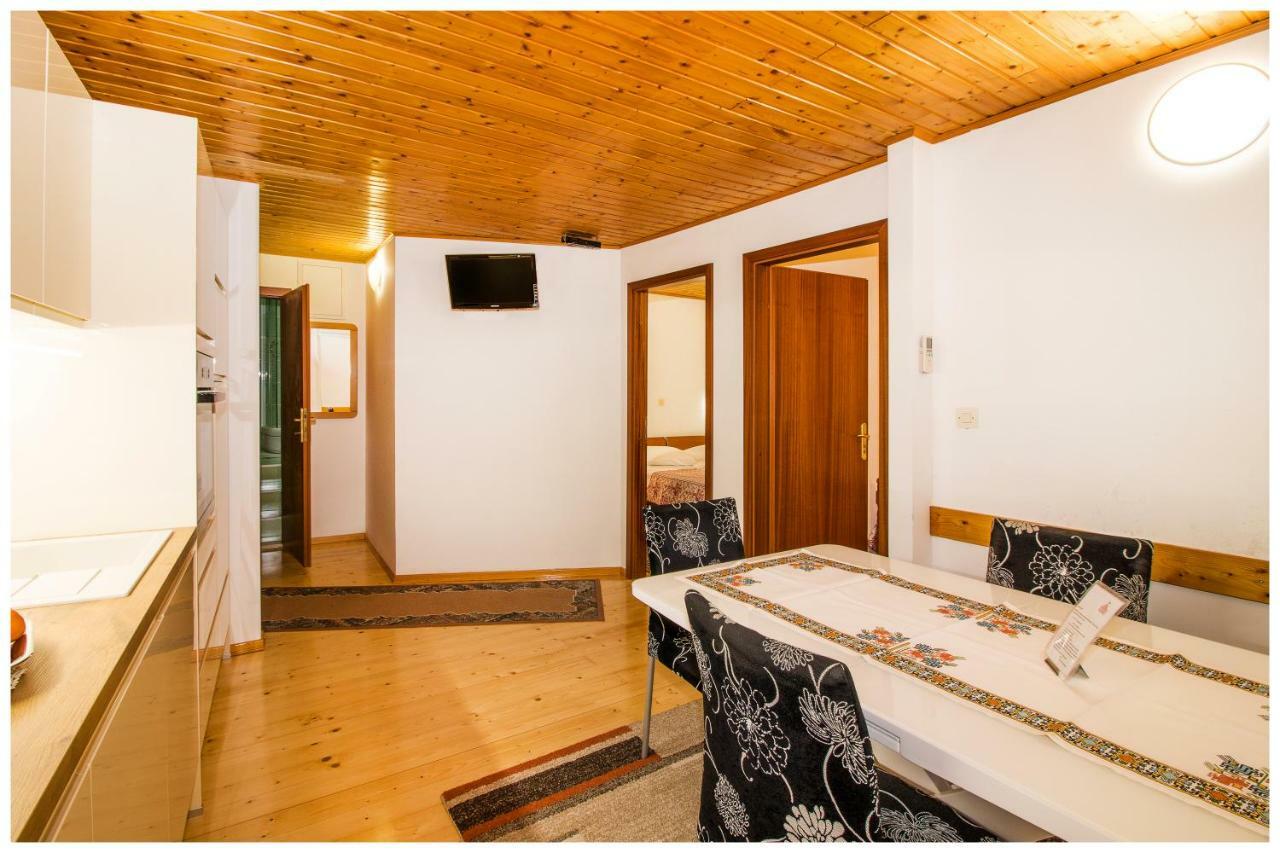 Apartments Mirabella Omiš Eksteriør billede